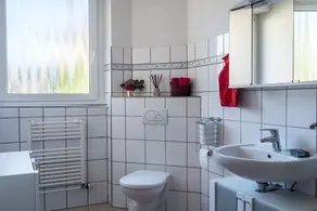 Ferienwohnung \"Seerose\" in Bodenseenähe mit WLAN, Balkon & Garten - Image 3