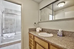 Mv62 lakeview condo with hot tub - Image 3