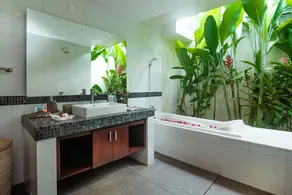SEMINYAK, Great Value, 7 Bdr, New, Close To Beach - Image 3