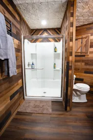 Lampasas' only grain silo cabin. Close to 3 State Parks and Spider Mountain - Image 5