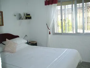 Semi-abgelegene 3 Bett, 2 Bad Familienvilla mit Pool & Gärten - Image 3