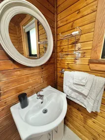 Cosy Portmor Log Cabin- Sea views, Deck & Relaxation - Image 3