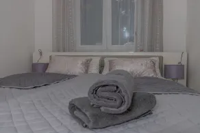 Holiday apartment with sea view and pool - Image 5