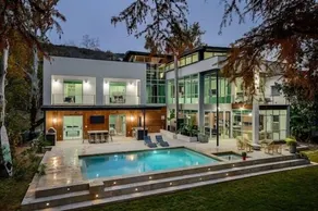 Above Emerald | Waterfront I Dock I Lake Austin | Pool&Spa I Game Room - Image 5