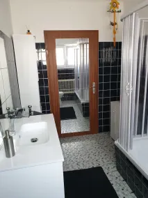 Feel at home in a bright, cozy apartment - 95 sqm with a garden area - Image 3