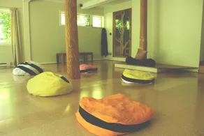 Eaglenest Sanctuary - Rustic and Serene Riverfront Stay - Image 2