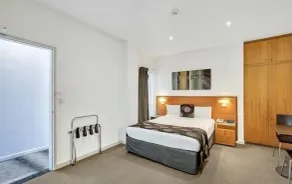 ex hotel ensuite room with two beds - Image 3