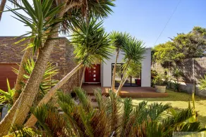 DANA | MODERN | COASTAL BEACH HOUSE | OUTDOOR SPA | ENTERTAINER - Image 5