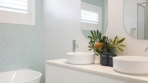 Hideaway on Bond - Image 4