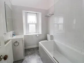 Ayr Beach View Apartment - Image 4