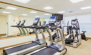 Studio | Free Breakfast + Outdoor Pool and Hot Tub - Image 2