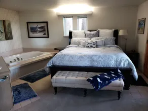 UNIQUE ET MAGNIFIQUE EMPLACEMENT PRIMAIRE NORTH END - JUSTE OUVERT !! - Image 3