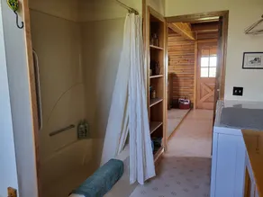 Cabin in the Country - Image 4