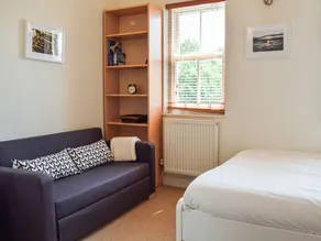 2 bedroom accommodation in Leamington Spa - Image 4