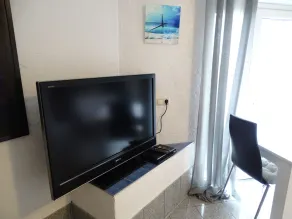 High-quality-modern, approx 65sqm, gr. Garden, exclusive equipment, wirkl. gr. bathroom - Image 2