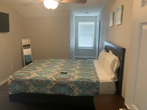 5 BR beach House, heated salt water pool, hot tub, King bed, & walk to the beach - Image 5