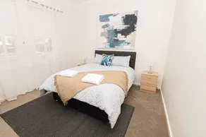 Anson Cottage - 1900s CBD Home, Private & Practical - Image 5