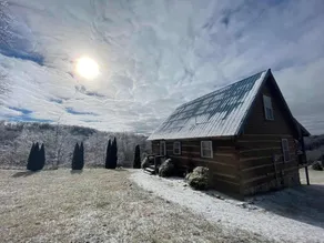 Scenic Log Cabin in Meadows of Dan - Image 2