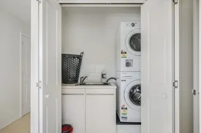 The Rest Retreat Getaway 15 Mins to CBD 3 Bed - Image 2