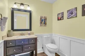 Relaxing home with hot tub- close to downtown - Image 5
