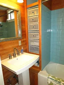 Downtown home, large deck, short walk to the heart of Hood River! Pet Friendly! - Image 2