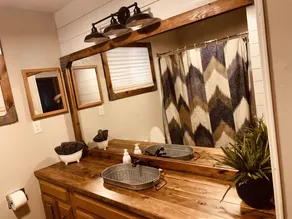 4 bedroom Trail House in Williamson, WV - Image 2