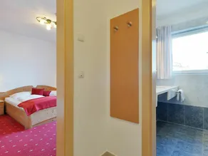 Lovely apartment for 4 people with pool, WIFI, TV, balcony and pets allowed - Image 5