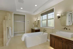 Spectacular Home on the Golf Course with Private Pool - Image 3