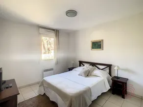 Charming F2 with AC, Terrace & Garden View, 500m from Lamalou Centre & 700m from Thermal Baths - Image 4