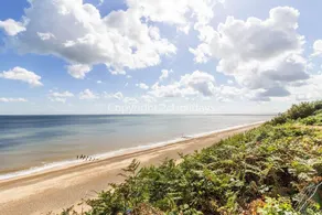Stunning Caravan With Decking At Azure Seas In Suffolk Ref 32055Az - Image 4
