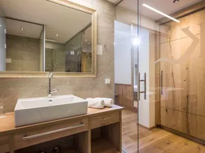 Doppelzimmer \"sonnjoch\" Frühstück ab 4 Nächten - Hotel Karlwirt - Image 5