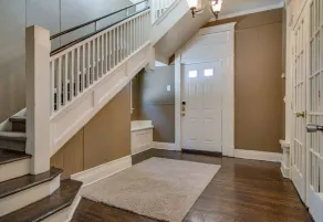 ONLY 3 miles from Broadway! - Greenwood Getaway - Image 3