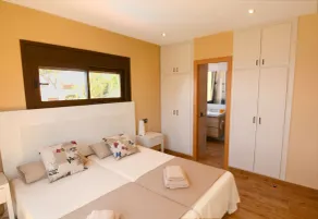 FANTASTIC SEA VIEWS - Image 5