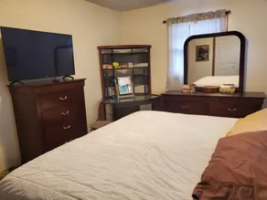 Quiet home with large yard - Image 3