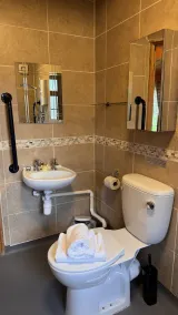 Butterfly Lodge - Perfect for couples and young families - Image 4