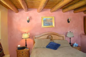 Remodeled 120 Jahre alte Adobe, im historischen New Mexico Village - Image 3