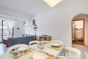 Holiday apartment with terrace and garden - Image 2