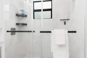 Lauderdale Modern 1 Bedroom 1 Bathroom with Private Backyard - Image 4