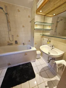På Tegernsee hyggelige landsted med haveområde, privat parkering, WiFi - Image 2