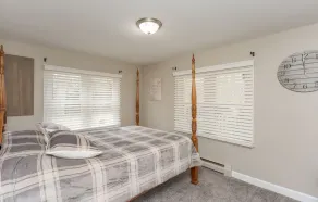Beautiful home that is quiet, private and secluded. Close to everything! - Image 5