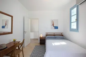 Superior seafront retreat with private pool, garden and exceptional sunset views - Image 4