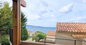 Mini villa moderne avec terrasse face à la MER à côté de la plage - Image 4