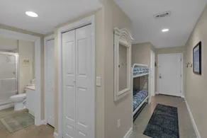 Adorable une chambre! Des tarifs imbattables! Vue sur la plage et la piscine! - Image 5