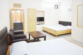 Hotel The Golden Palace Haridwar - Image 5