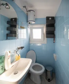 Peaceful roof apartment 3 min from the beach! - Image 3