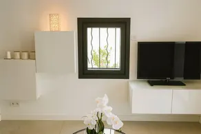 Maison jardin piscine parking - Les lauriers - Image 2