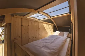 Spend the night in this special Dome with private bathroom and hot tub - Image 4