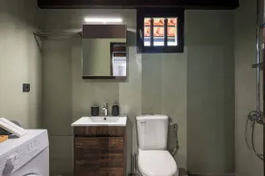 Eightyfour Living with private pool - Image 3