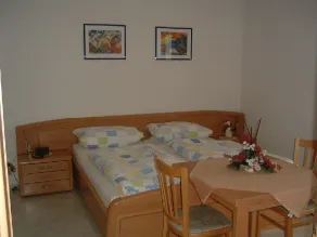 First floor apartment with balcony 75sqm - Image 4