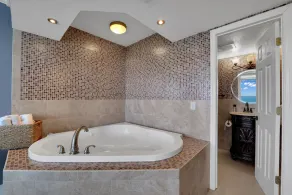 2 BR Apt w/ amazing view of the beach, pool, beach bar and private Jacuzzi - Image 3